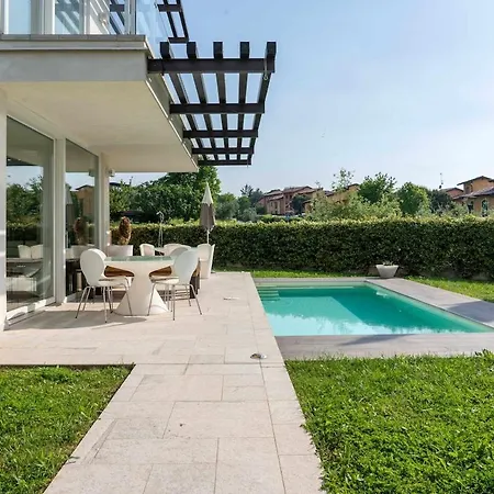 Christine With A Pool Villa *