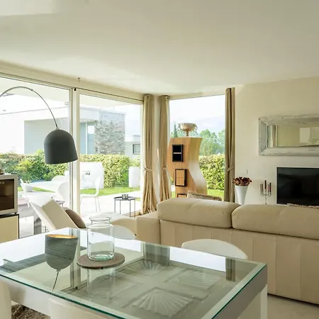Villa Christine With A Pool Manerba del Garda