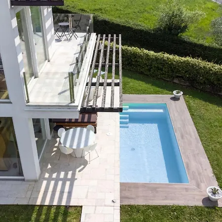 Christine With A Pool Villa *